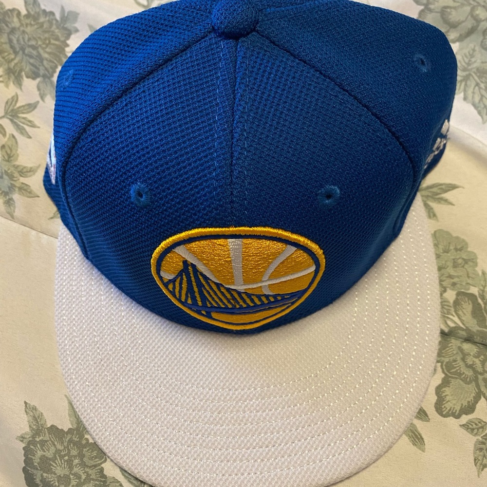 Golden State Warriors NBA Store / Adidas 7 1/8 Fitted Hat ; New With Tags 🏷